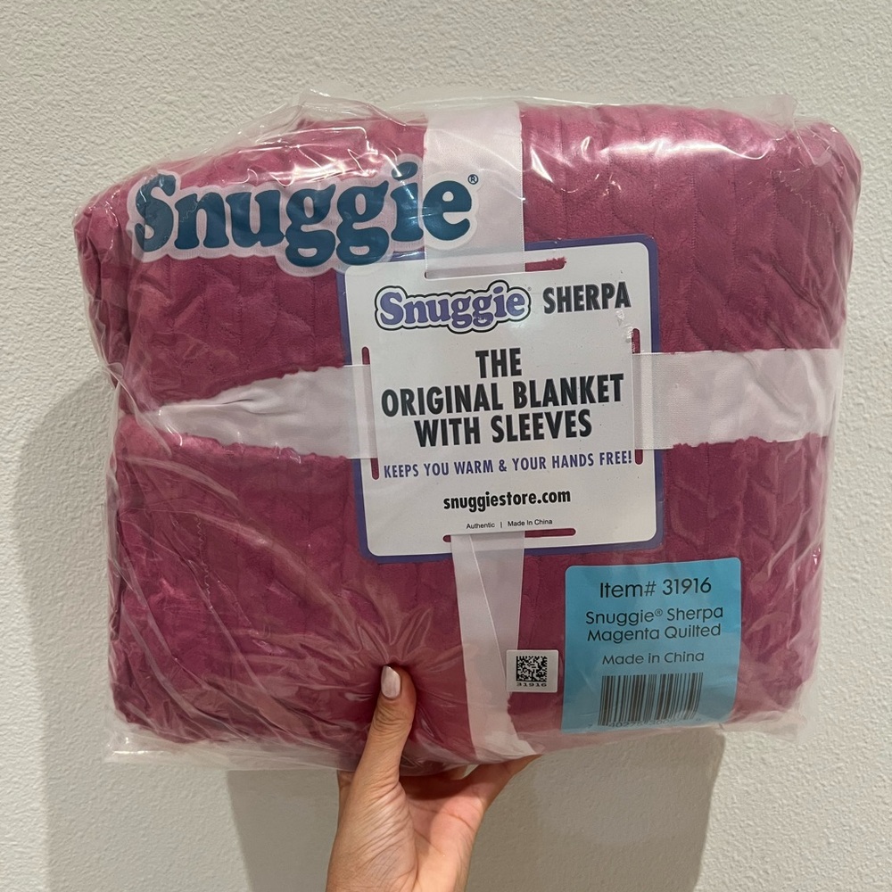 Sherpa Blanket with Sleeves - Magenta
